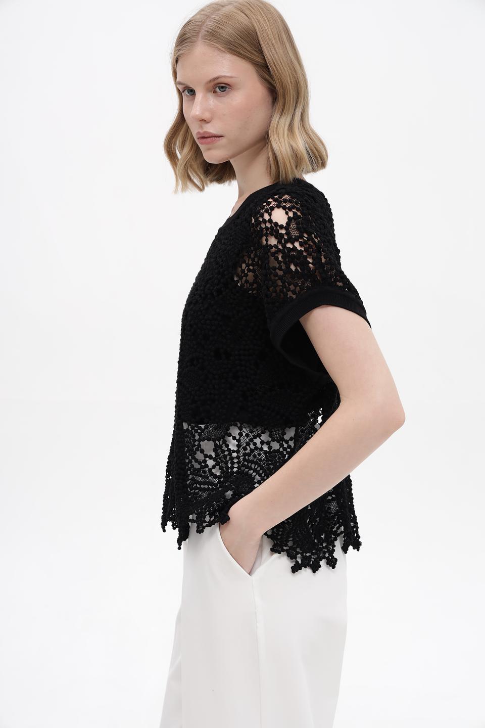Пуловер Monari с кружевом черный
