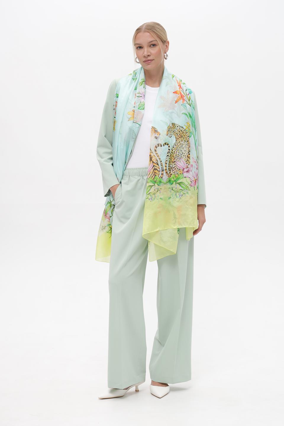 Шарф Fraas с леопардом и цветами