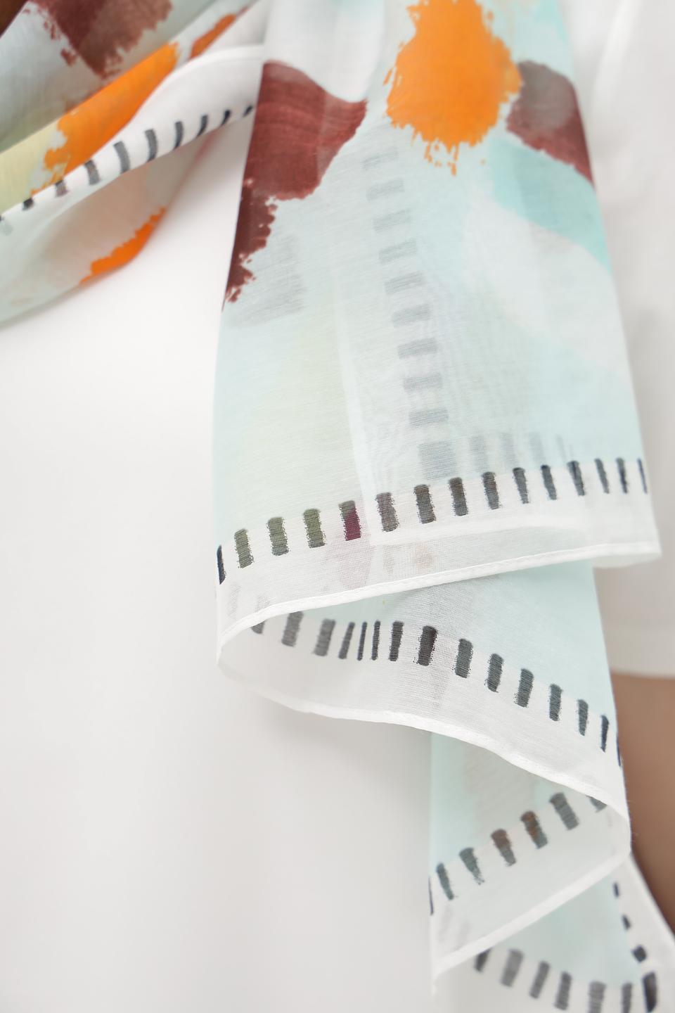 Шарф Fraas с абстрактным рисунком