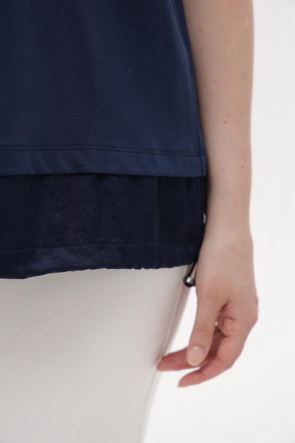 Блуза Margittes с карманом темно-синяя