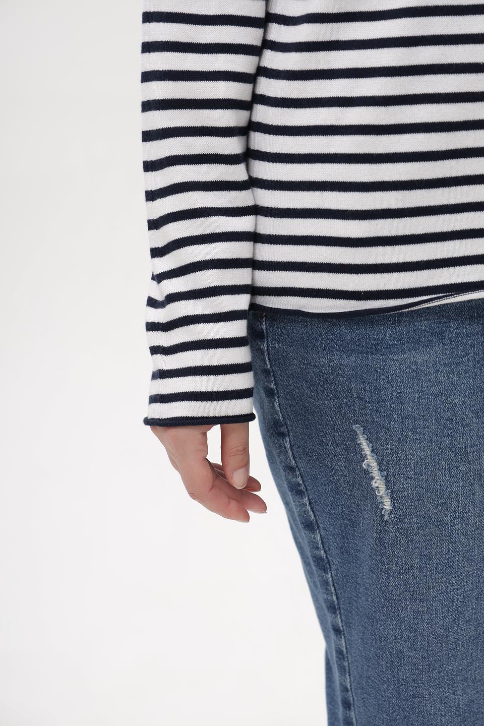 Пуловер Betty and Co в полоску