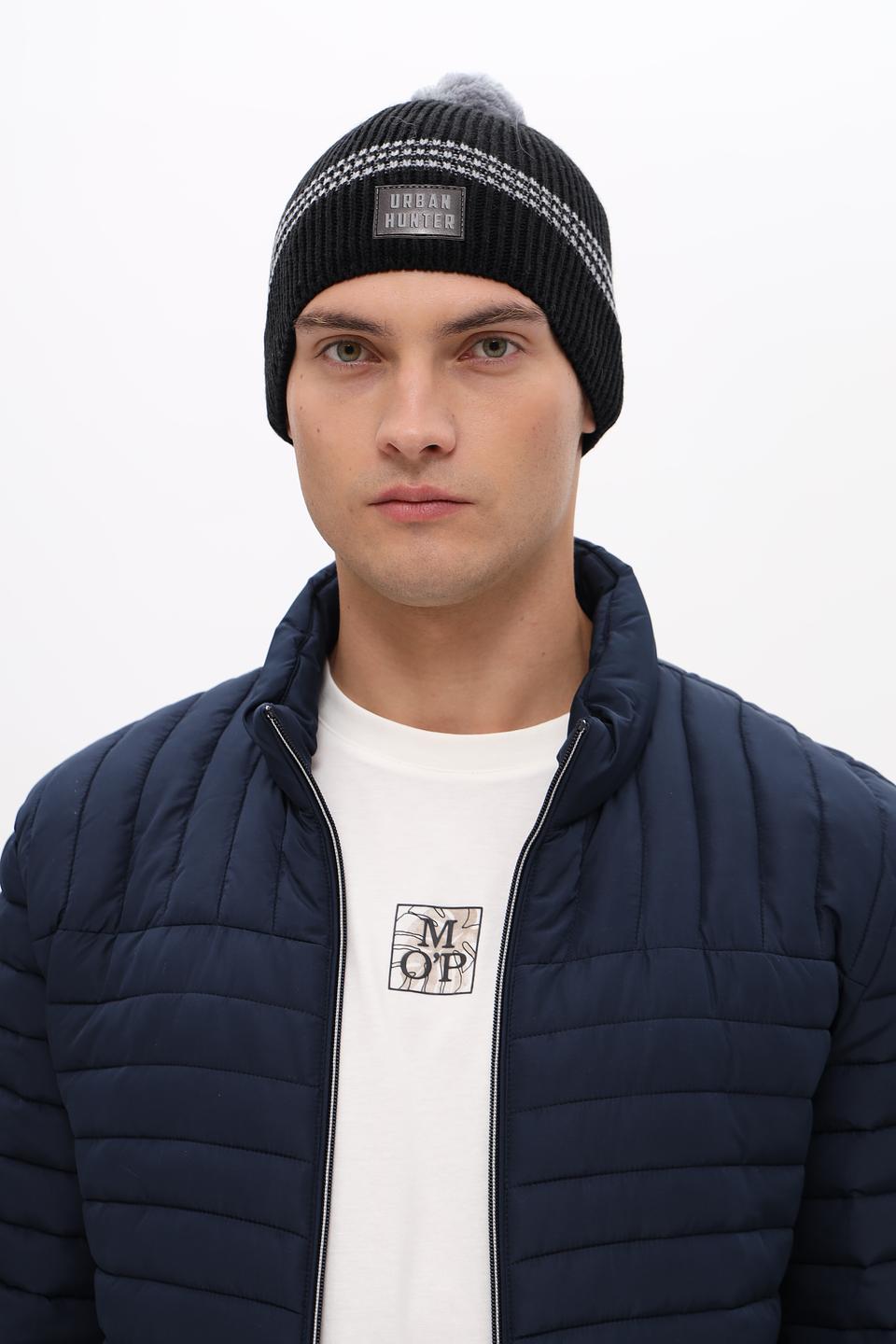 Шапка Marhatter чёрная с помпоном