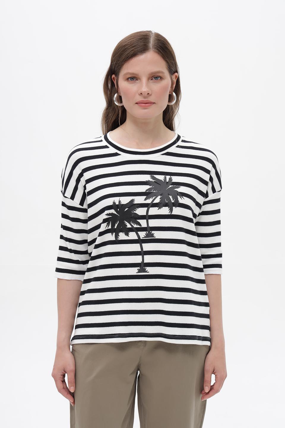Футболка Broadway в полоску с пальмами