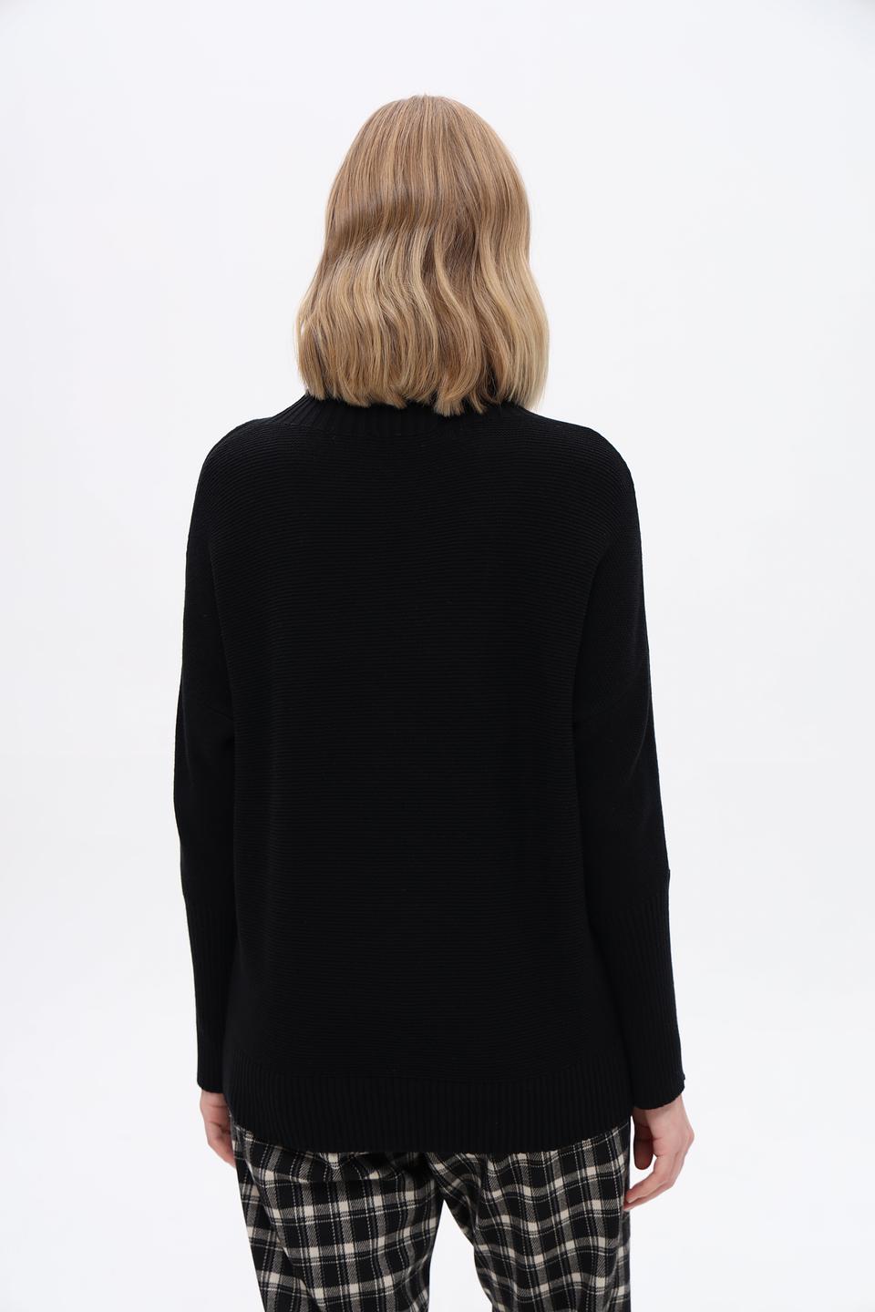 Пуловер Pezzo черный