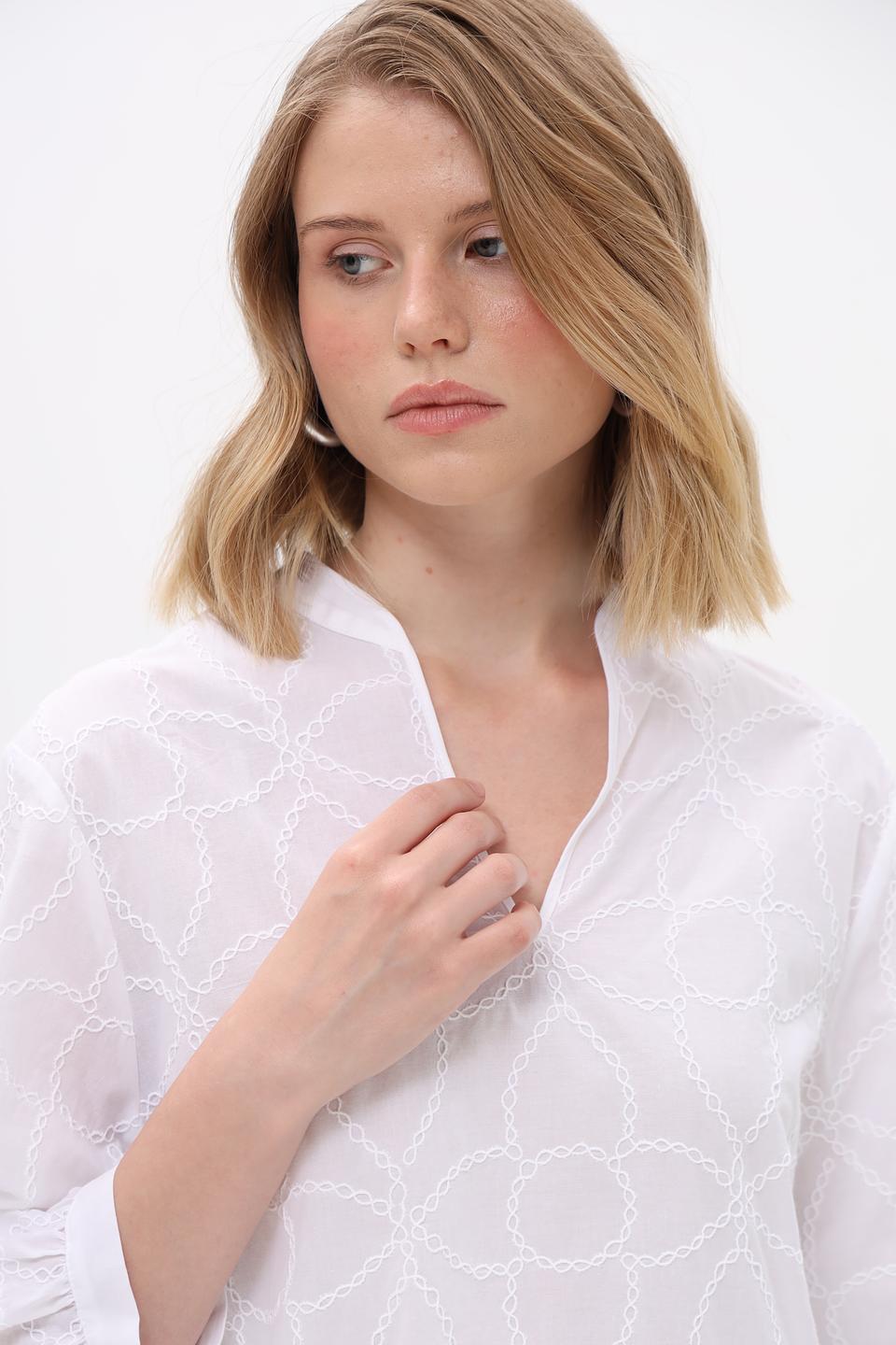 Блуза Bianca с вышивкой