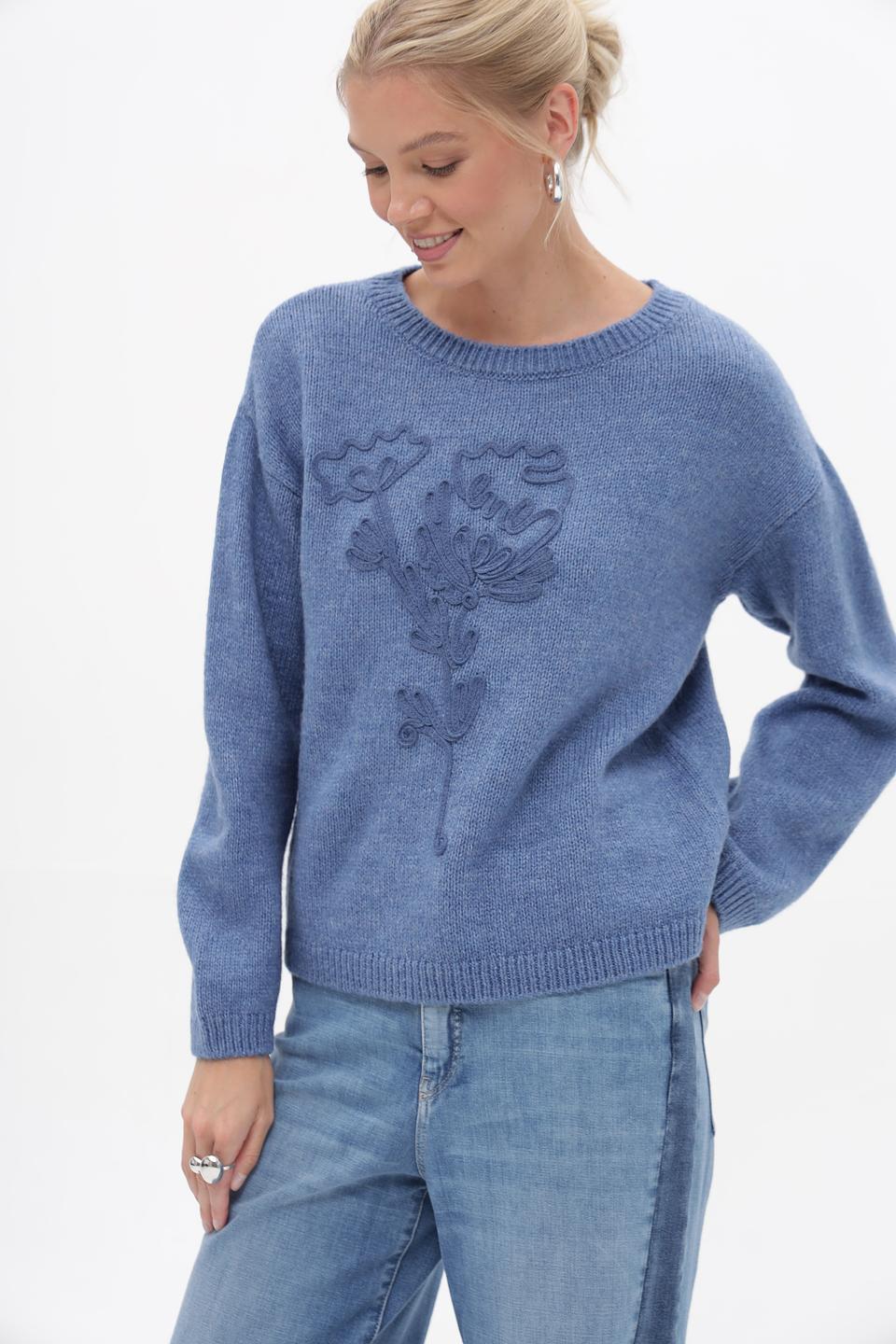 Пуловер More and More с вышивкой голубой