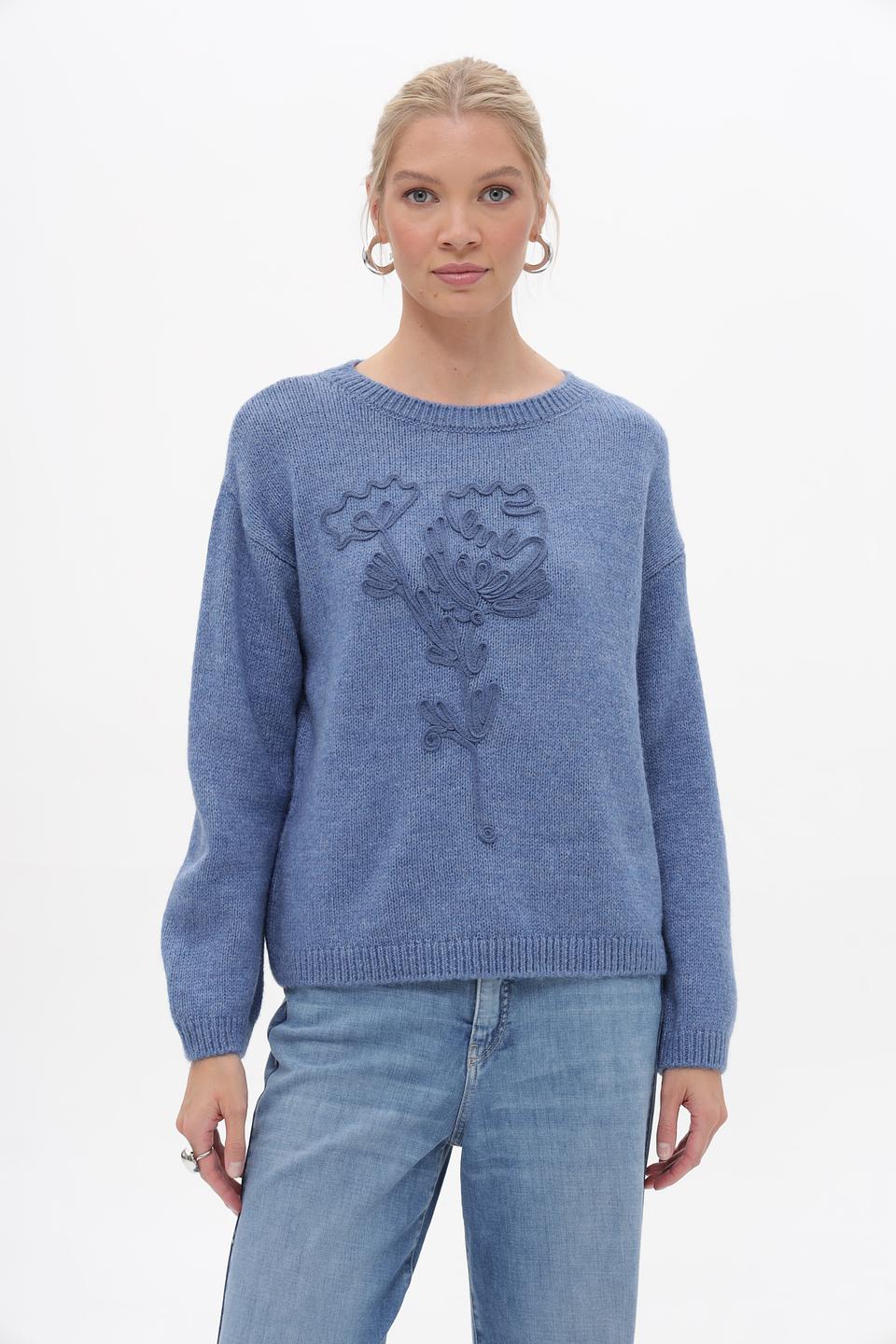 Пуловер More and More с вышивкой голубой
