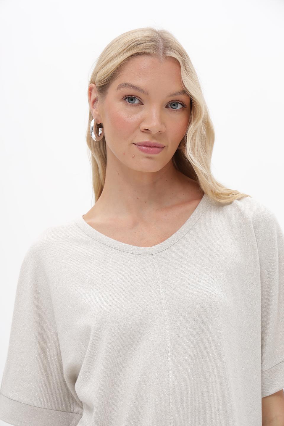 Пуловер Lecomte бежевый с V-образным вырезом