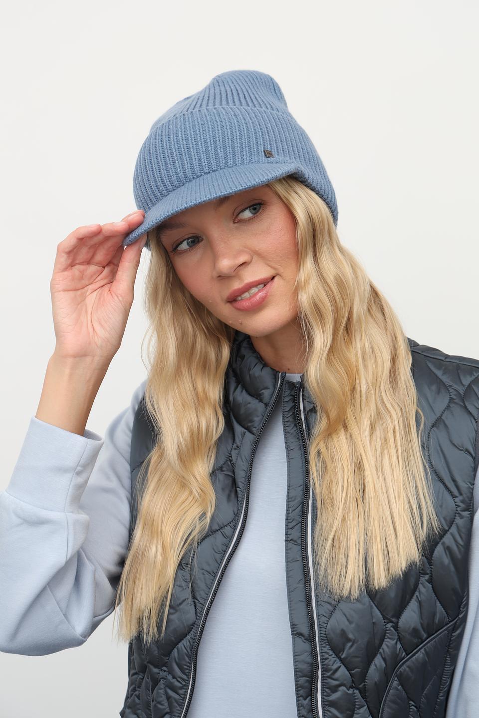 Шапка Julia Florenzi с козырьком