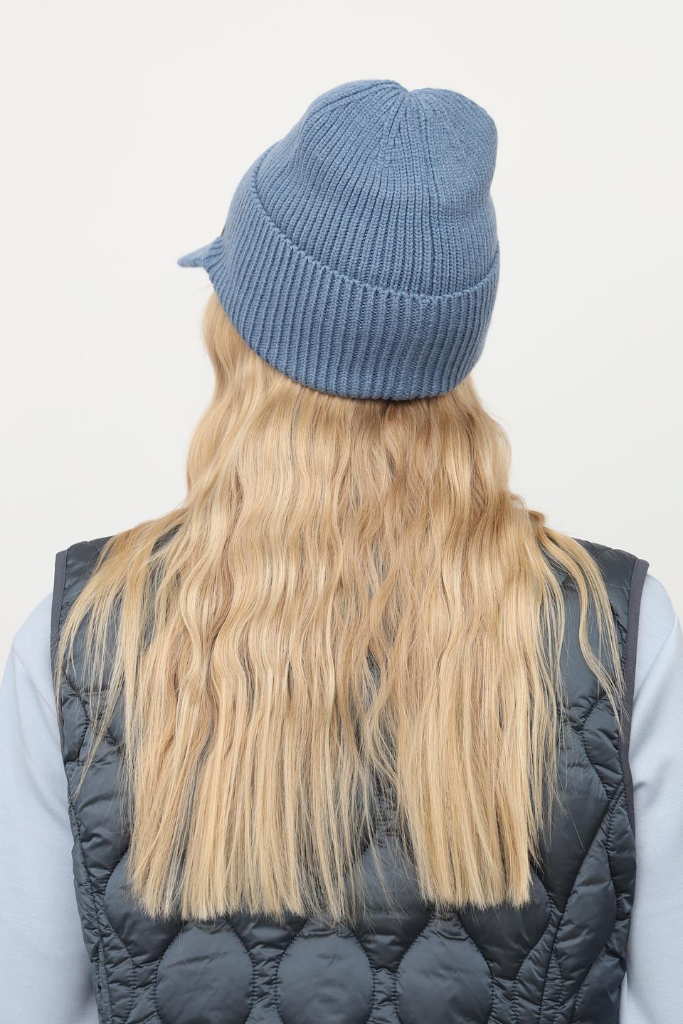 Шапка Julia Florenzi с козырьком