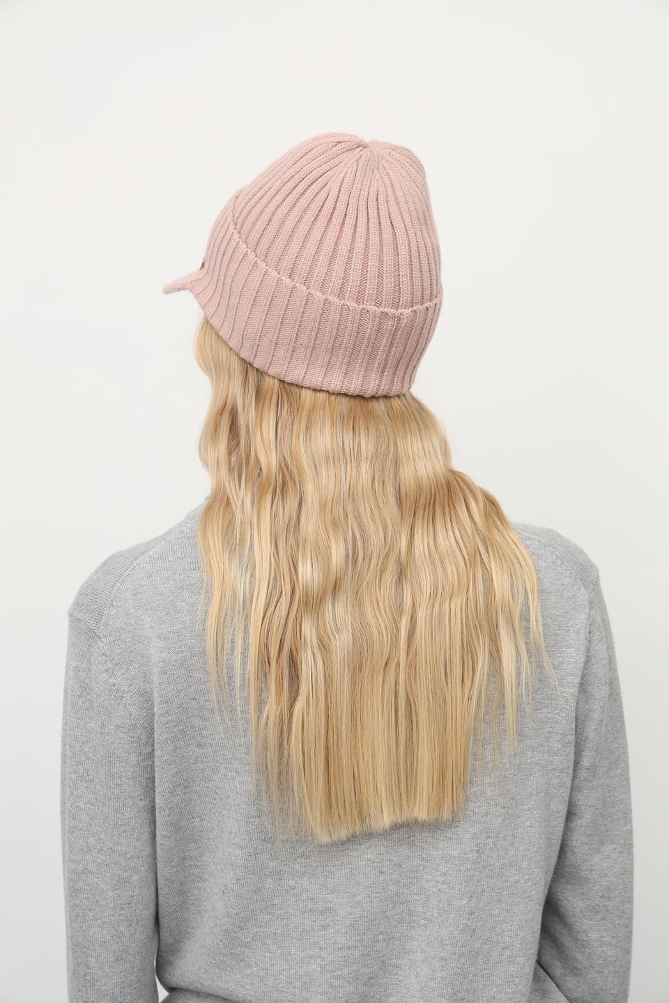 Шапка Julia Florenzi с козырьком