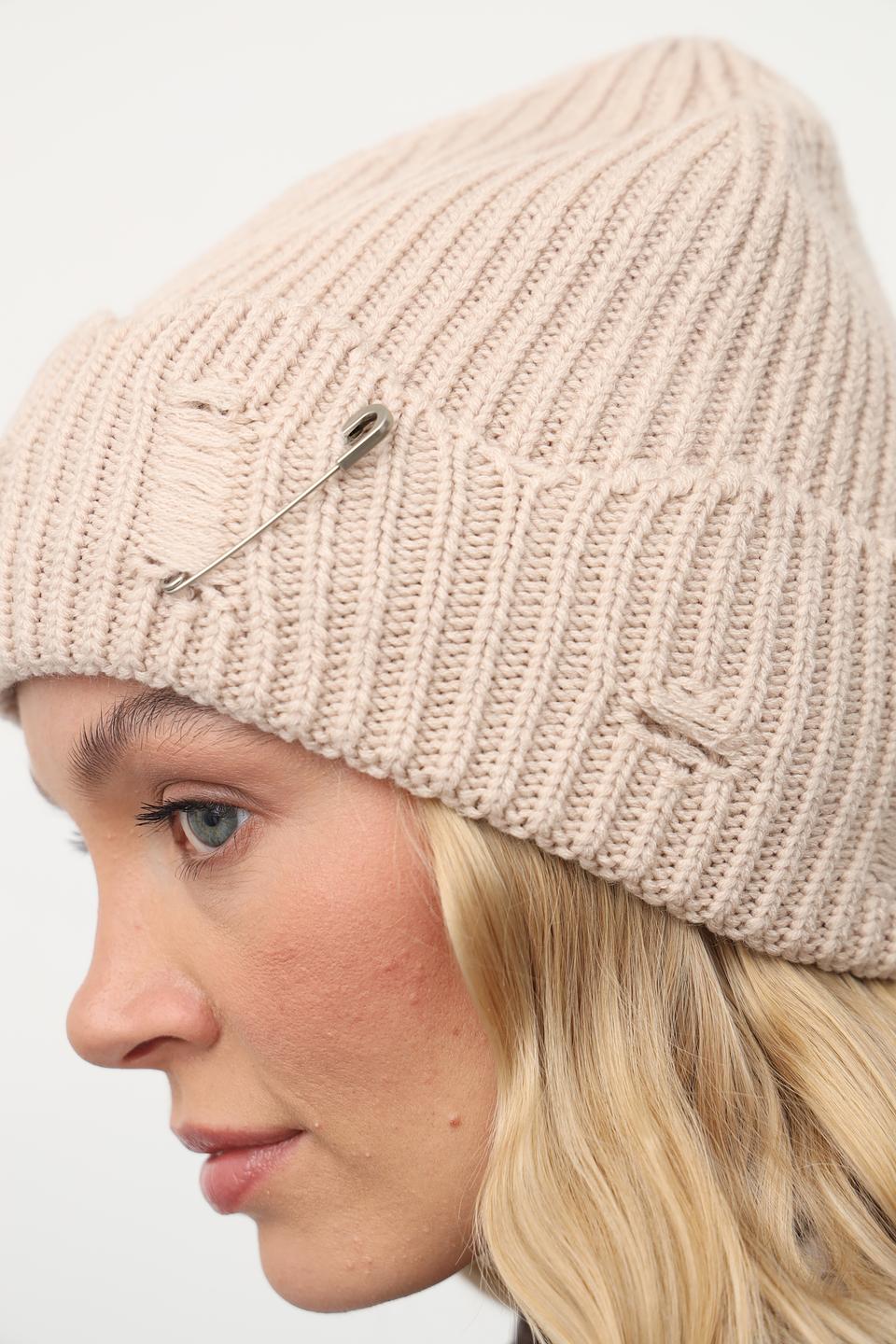 Шапка Julia Florenzi с булавкой