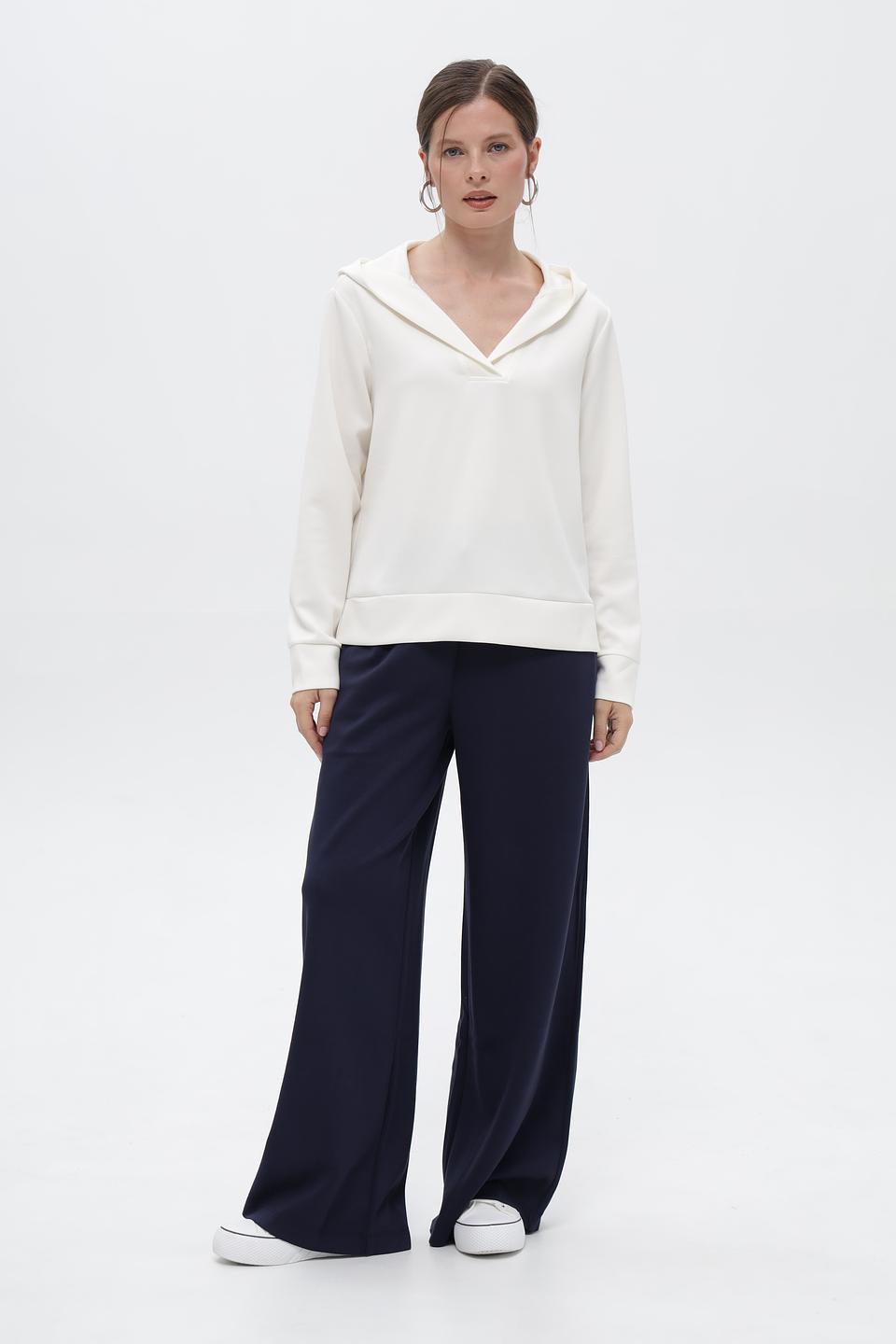 Пуловер Broadway с капюшоном молочный