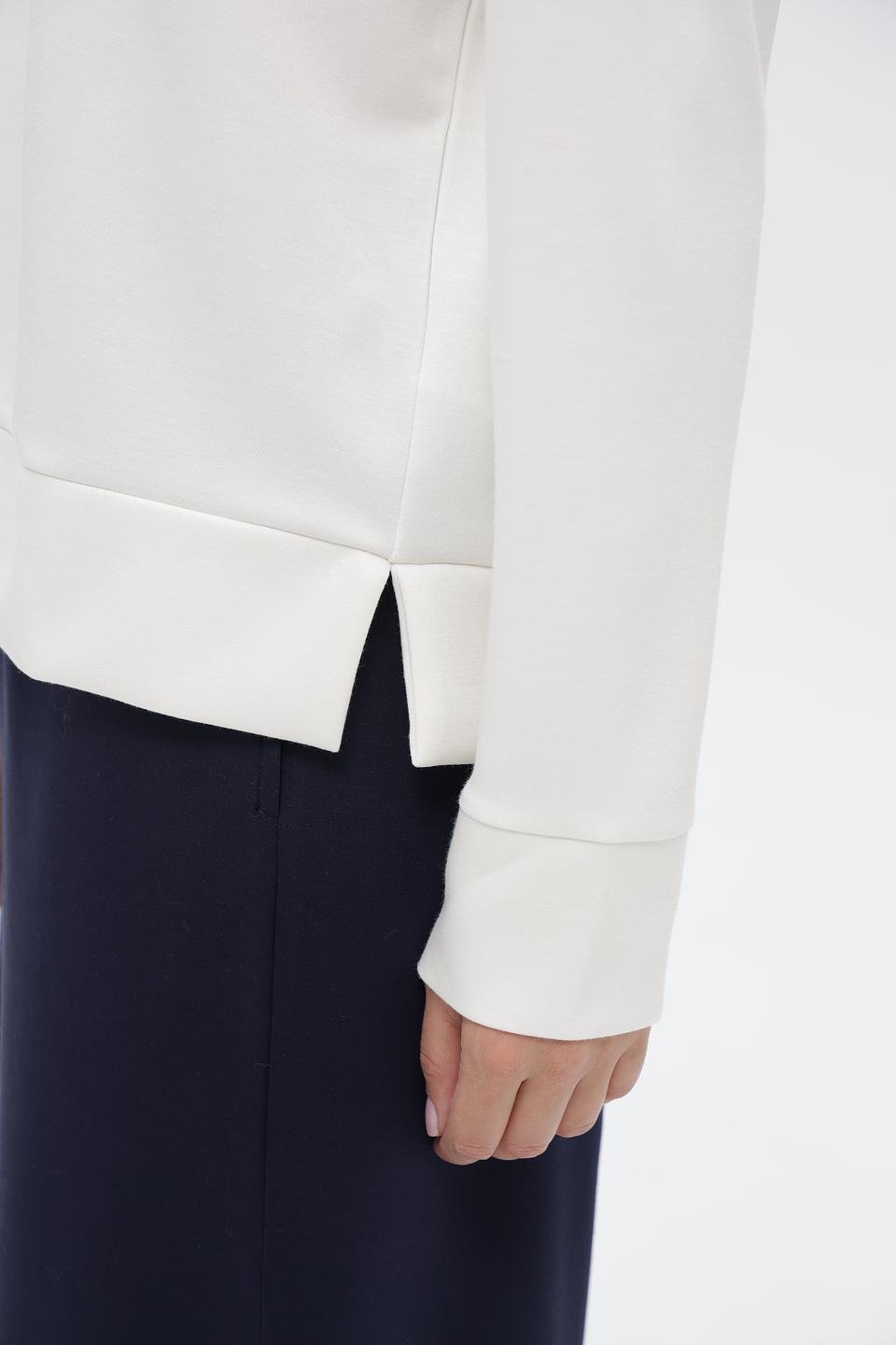 Пуловер Broadway с капюшоном молочный