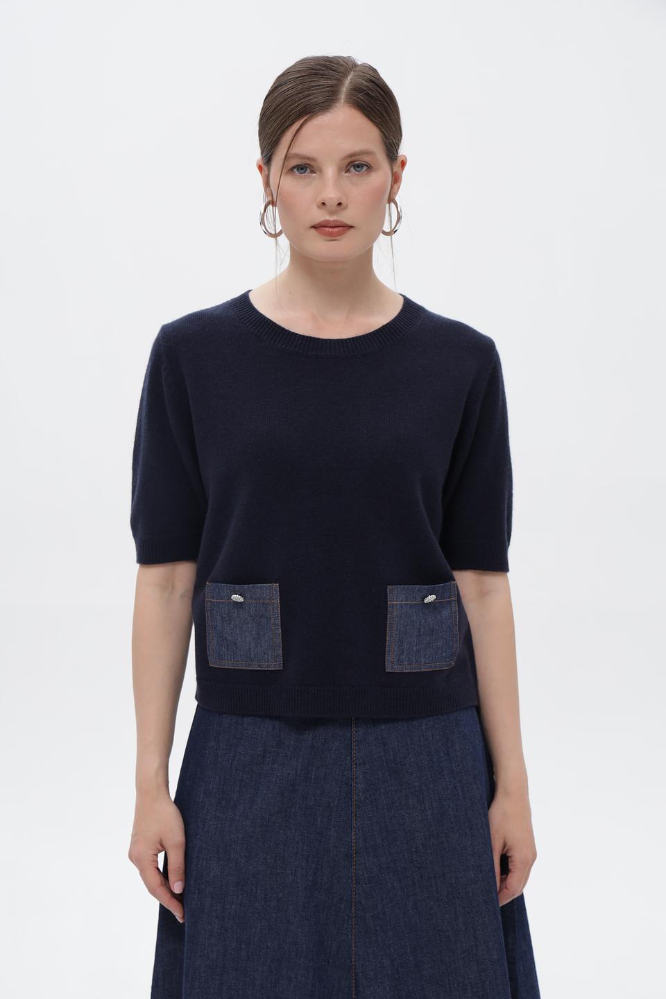 Пуловер Oui темно-синий с джинсовыми карманами и кнопками