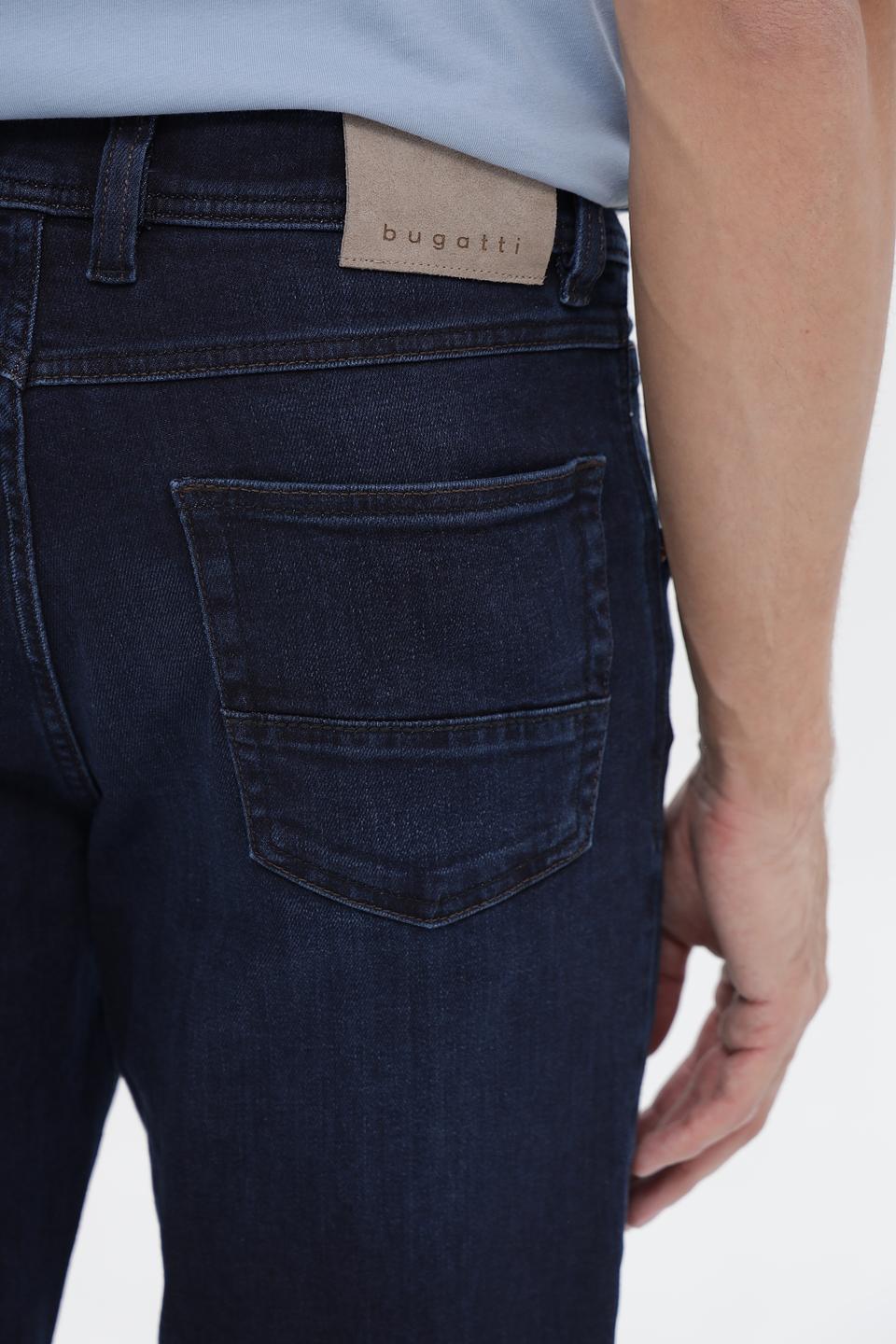 Джинсы Bugatti классического кроя