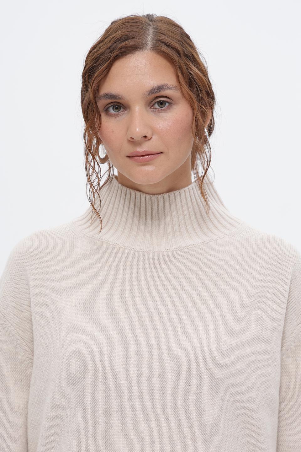 Пуловер Luisa Cerano бежевый с горлом