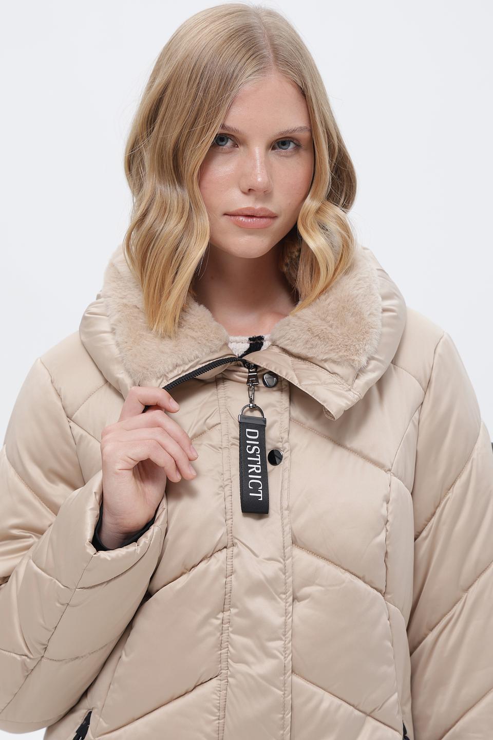 Куртка District стеганая бежевая
