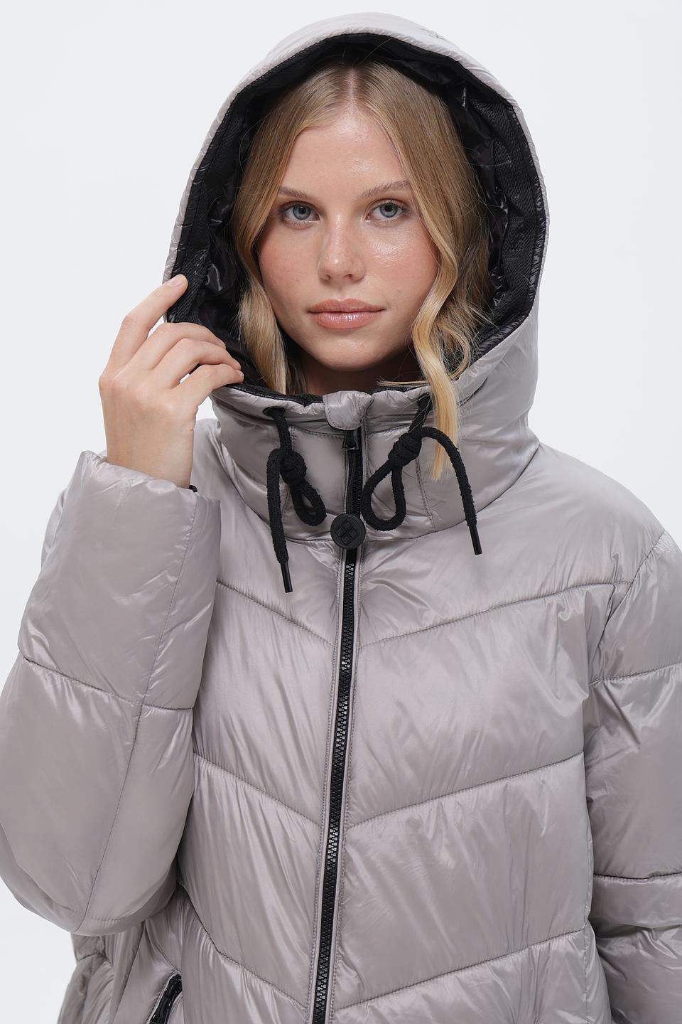 Пальто District стеганое серое