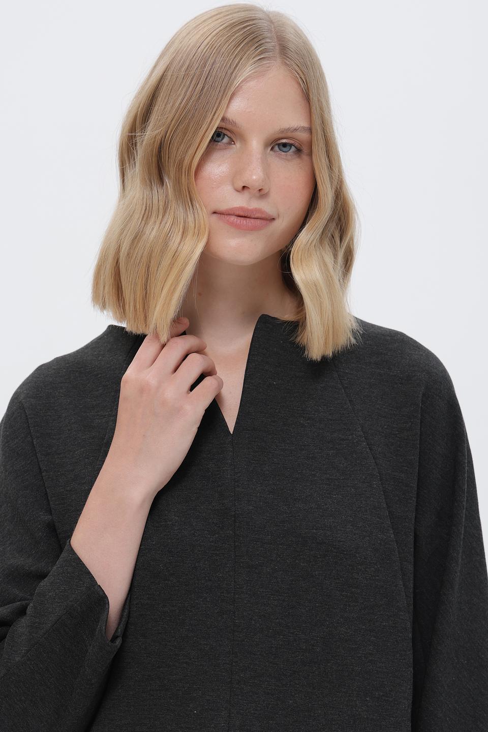 Пуловер Rich and Royal серый