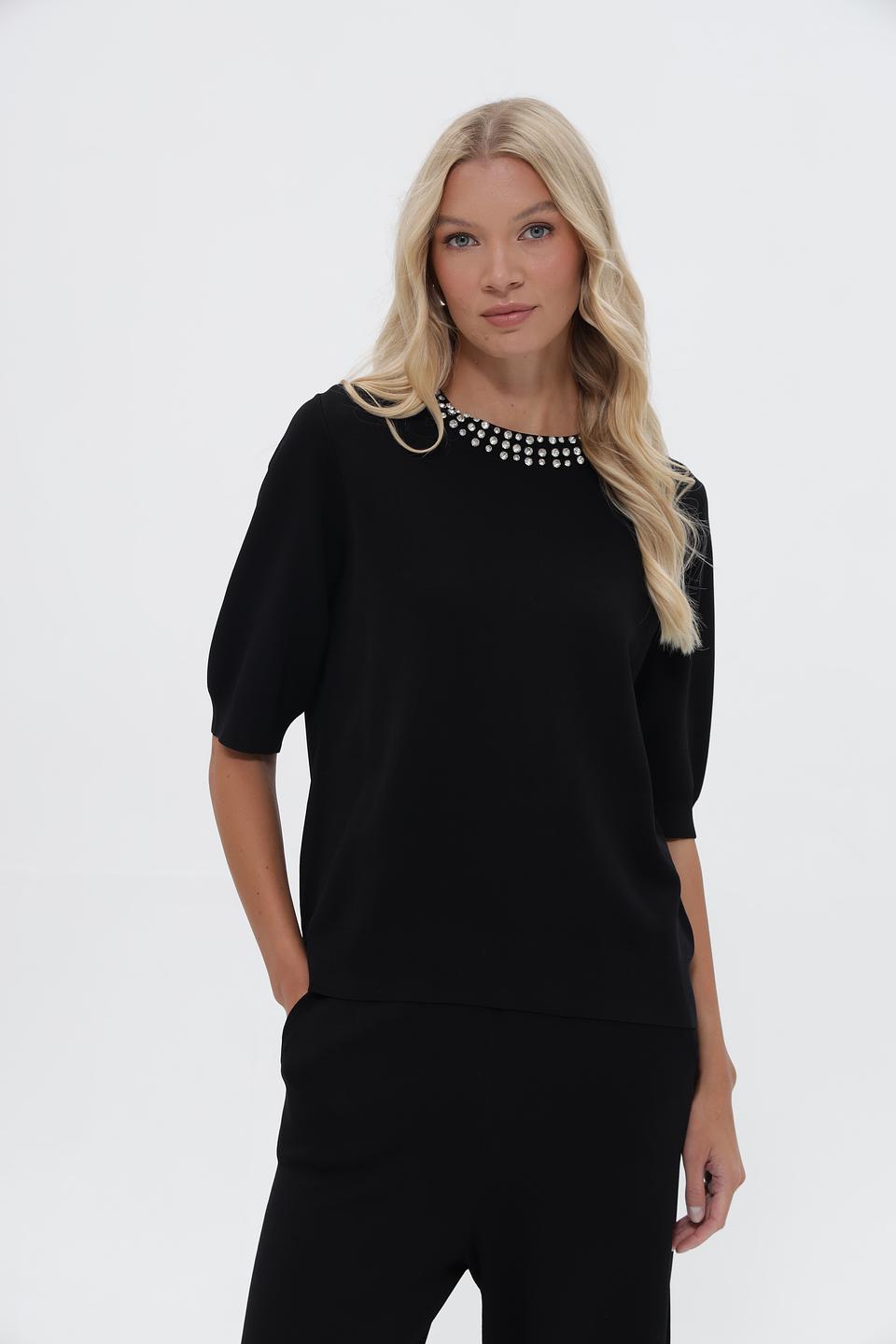 Пуловер UNQ с декором