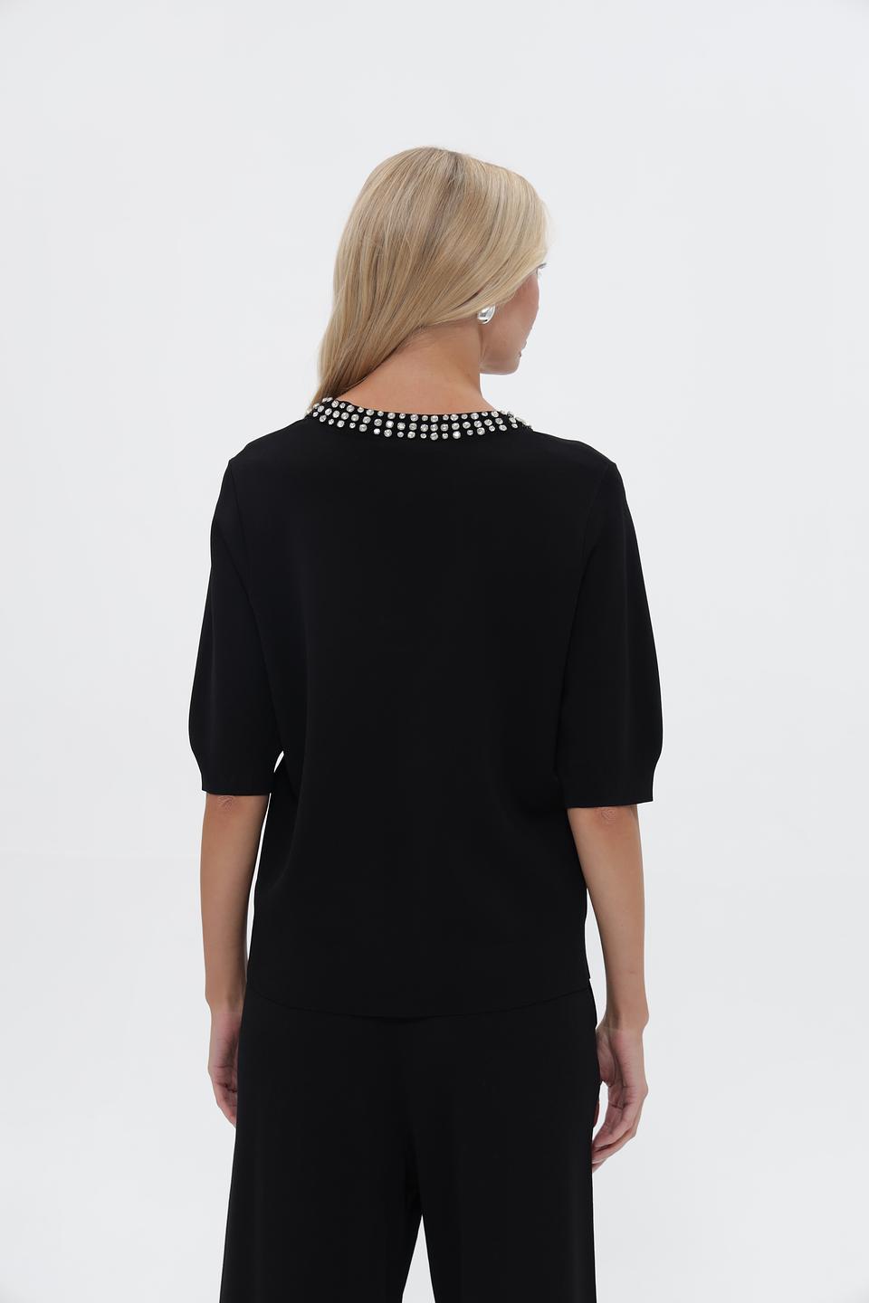 Пуловер UNQ с декором