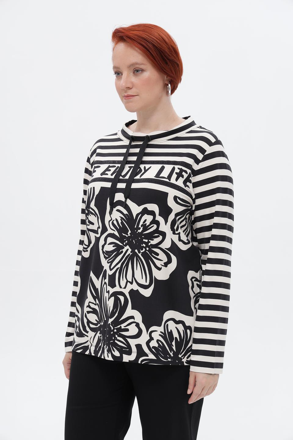 Пуловер Via Appia с цветами и надписью