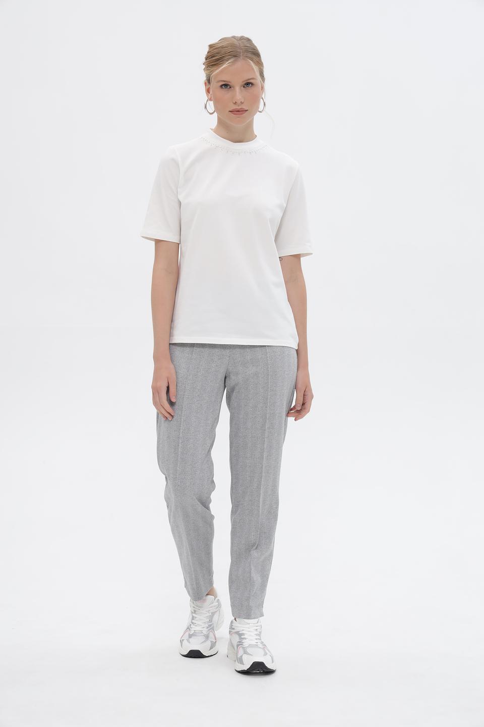 Футболка More and More с декором