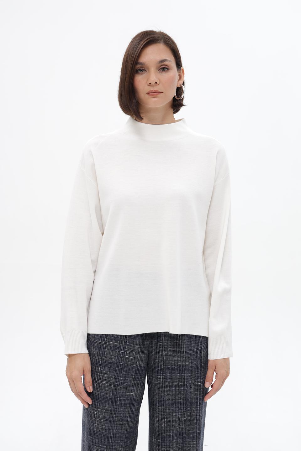 Пуловер UNQ женский молочный