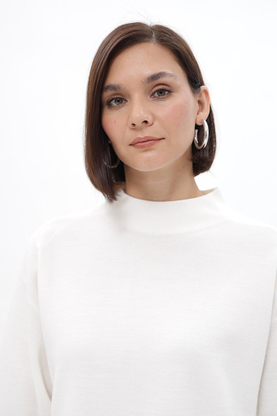 Пуловер UNQ женский молочный