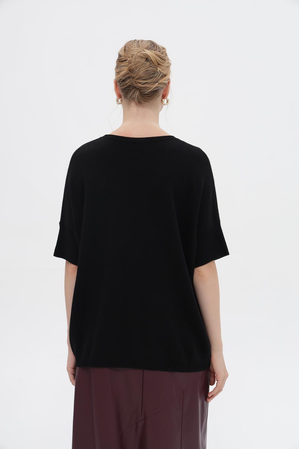 Пуловер UNQ женский черный