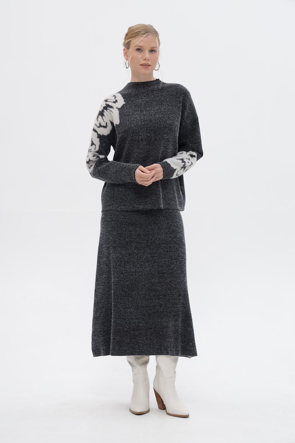 Пуловер UNQ с цветочным принтом