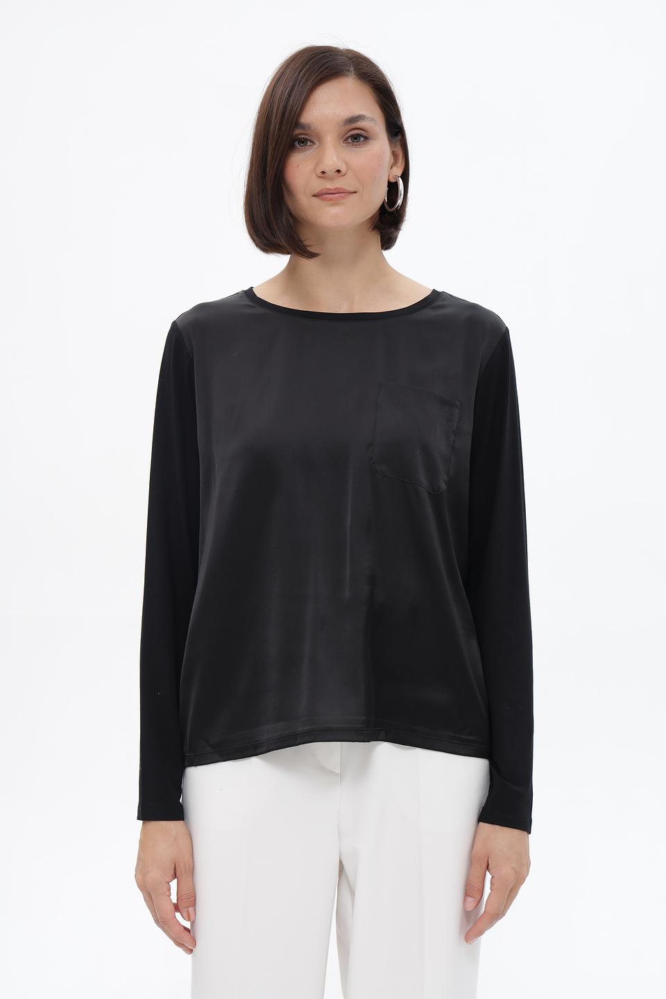 Блузка Monari с карманом черная