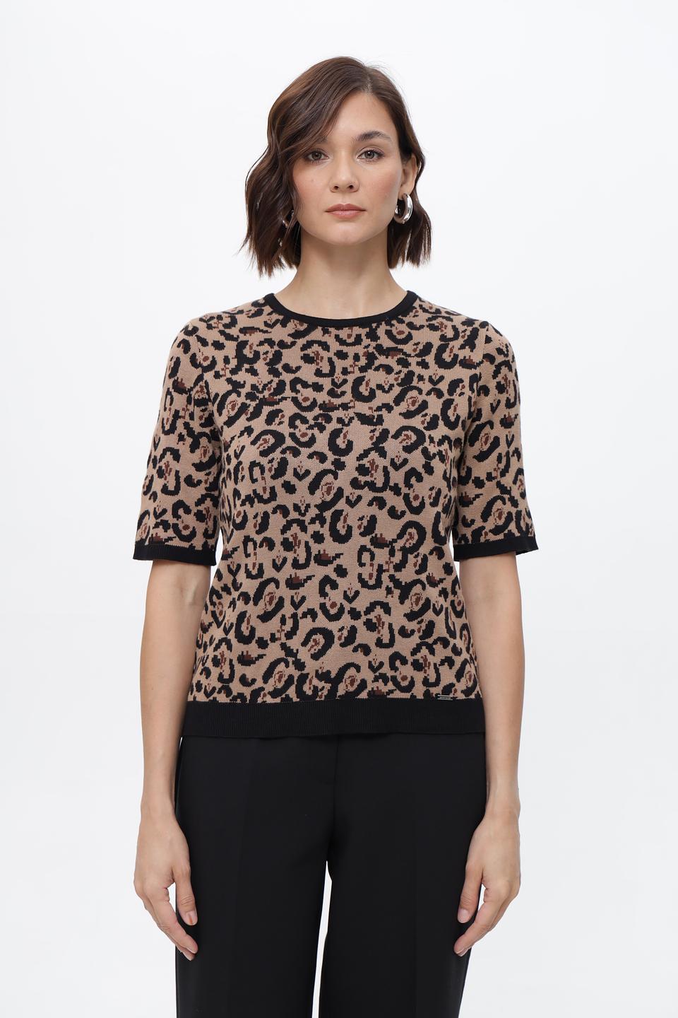 Пуловер More and More с леопардовым принтом