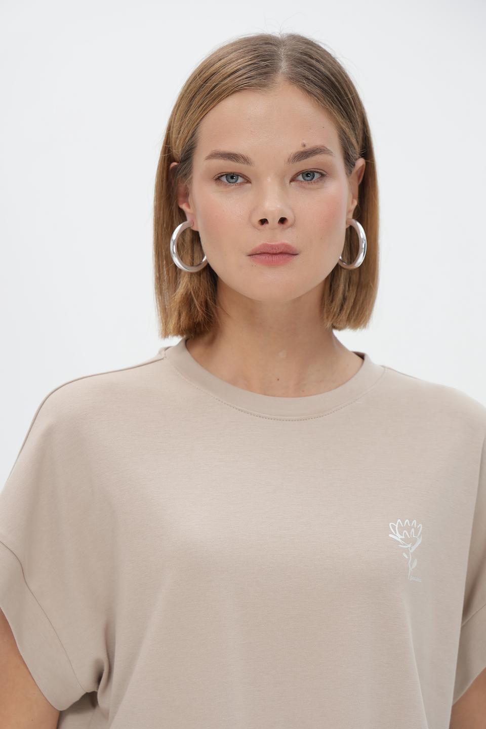 Футболка Tom Tailor с вышивкой бежевая