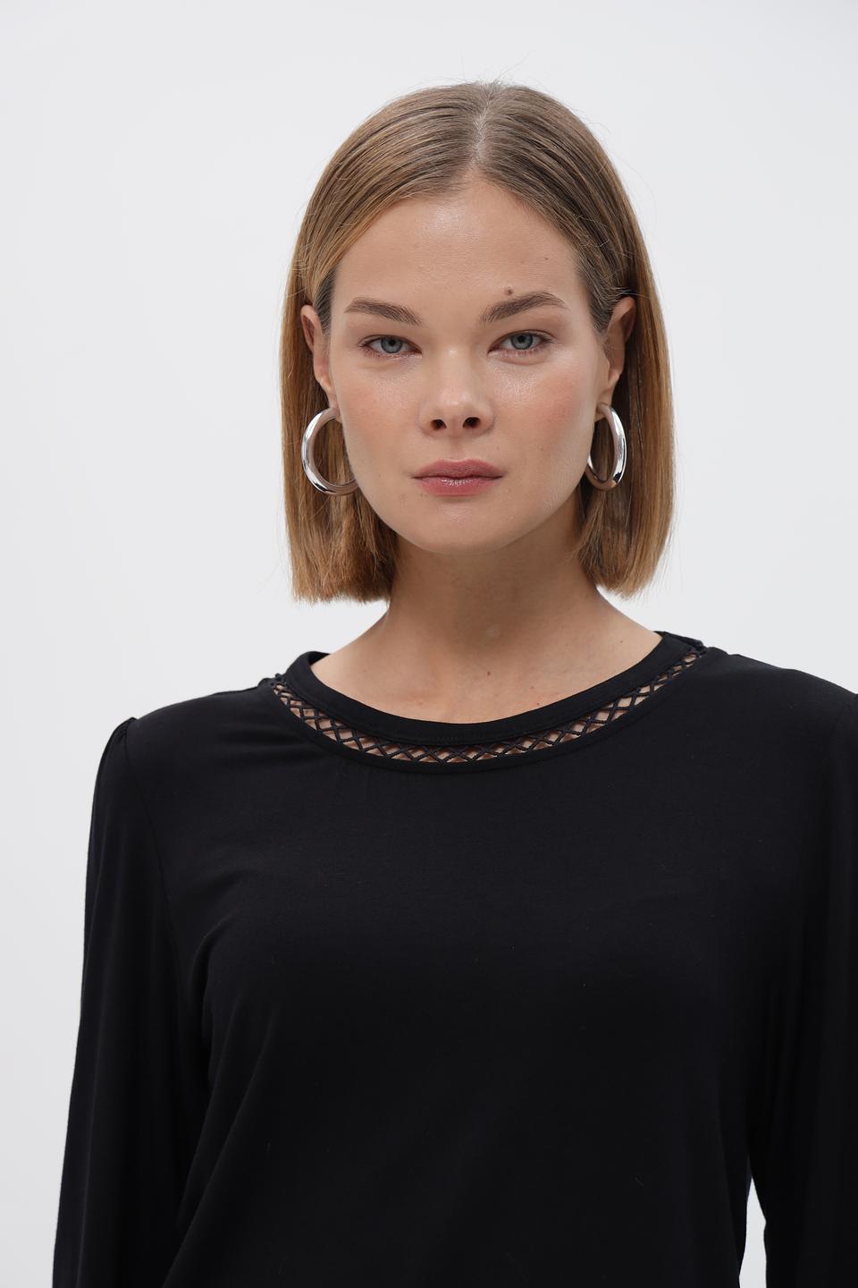 Черная футболка Broadway с отделкой