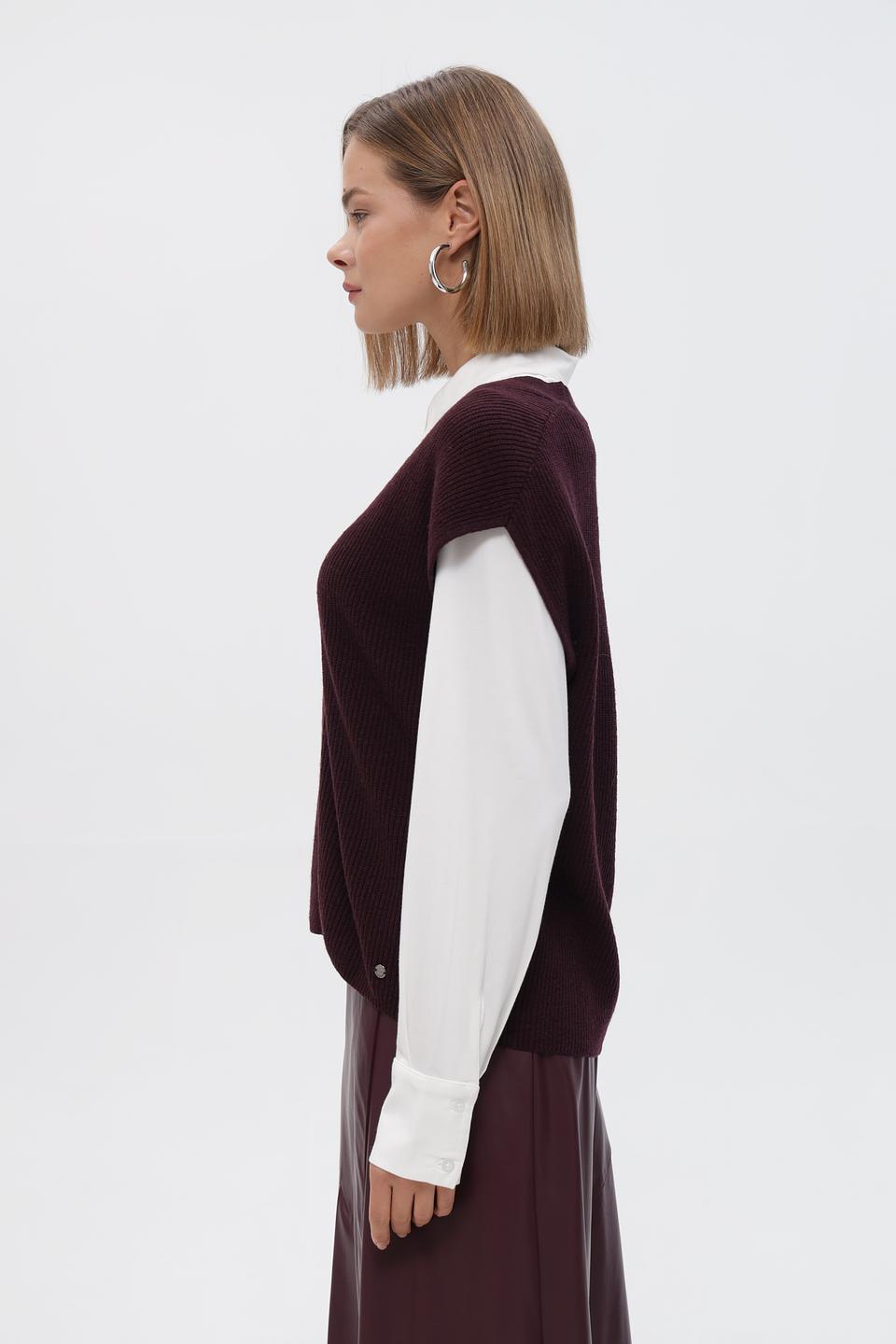 Жилет Bugatti вязаный бордовый