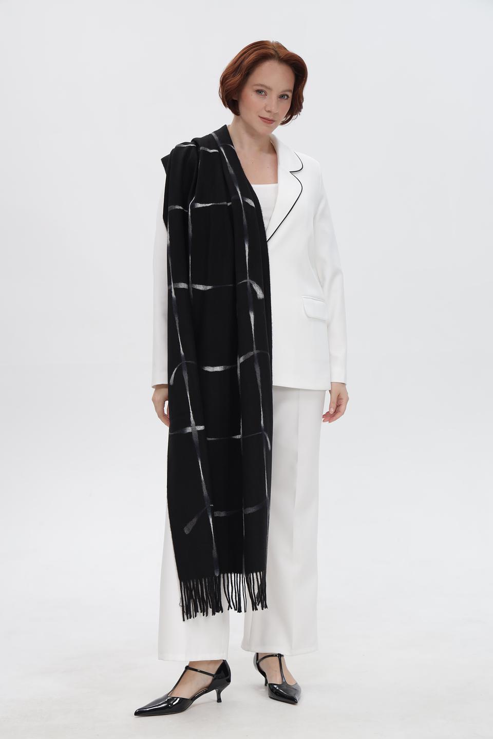 Шарф Fraas в клетку чёрный