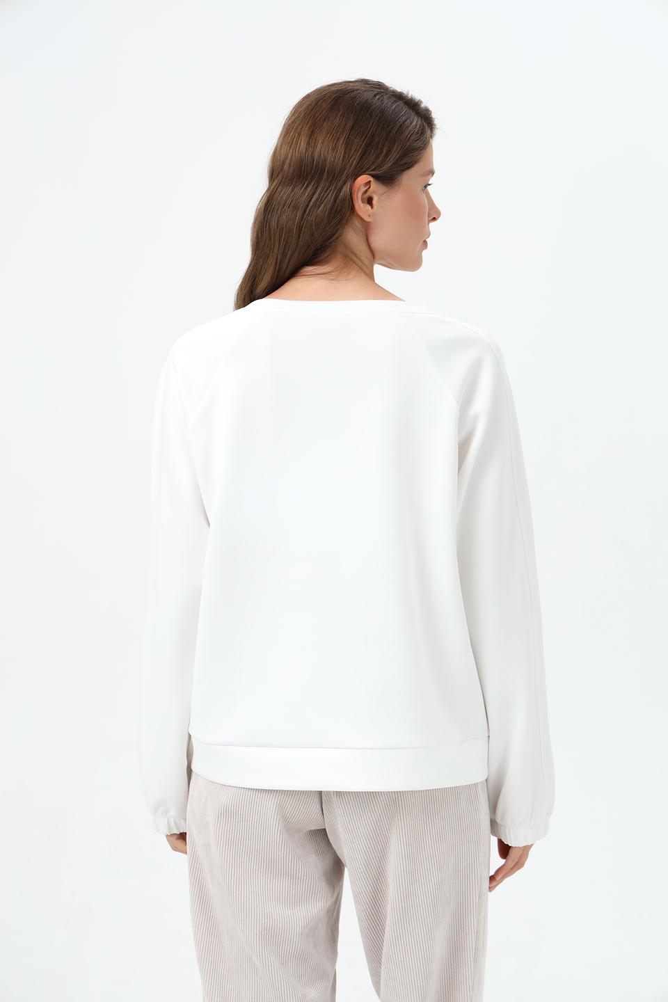 Пуловер Monari с вышивкой