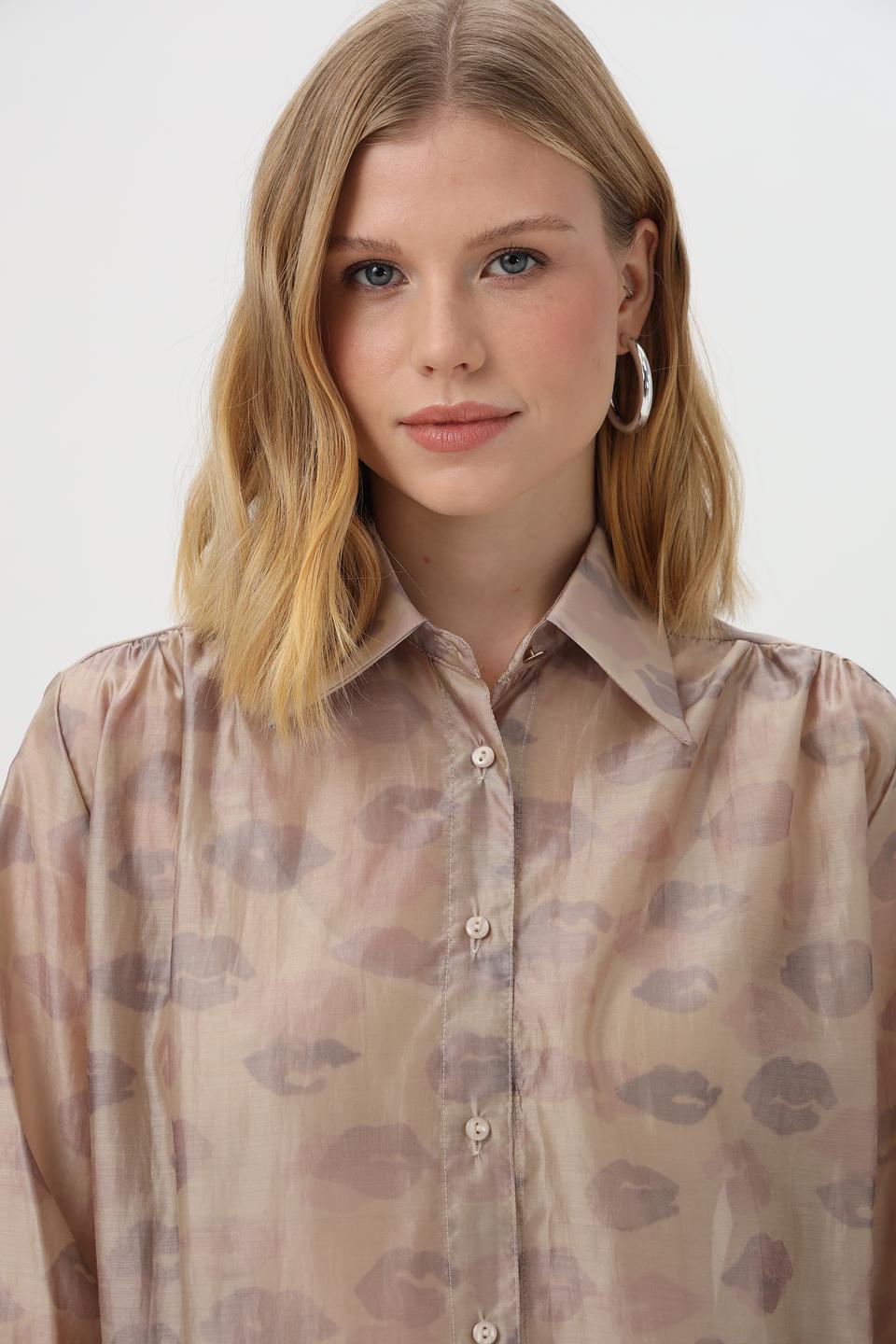 Блузка Croche с принтом губ