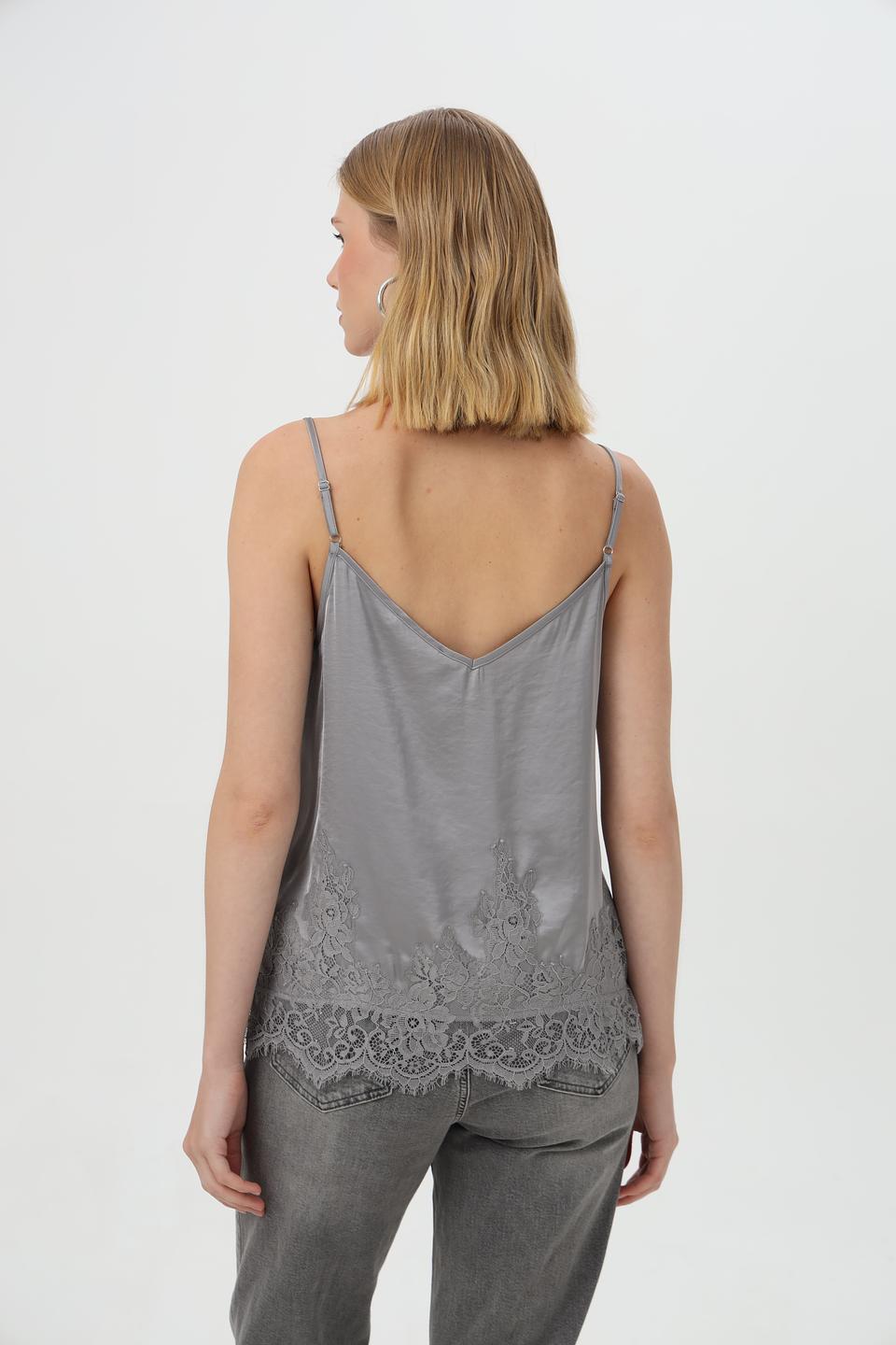 Топ Oui с кружевом серый