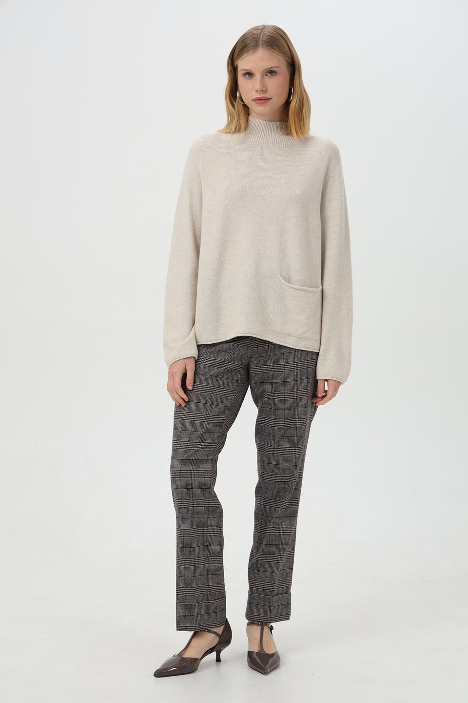 Пуловер Oui с карманом бежевый