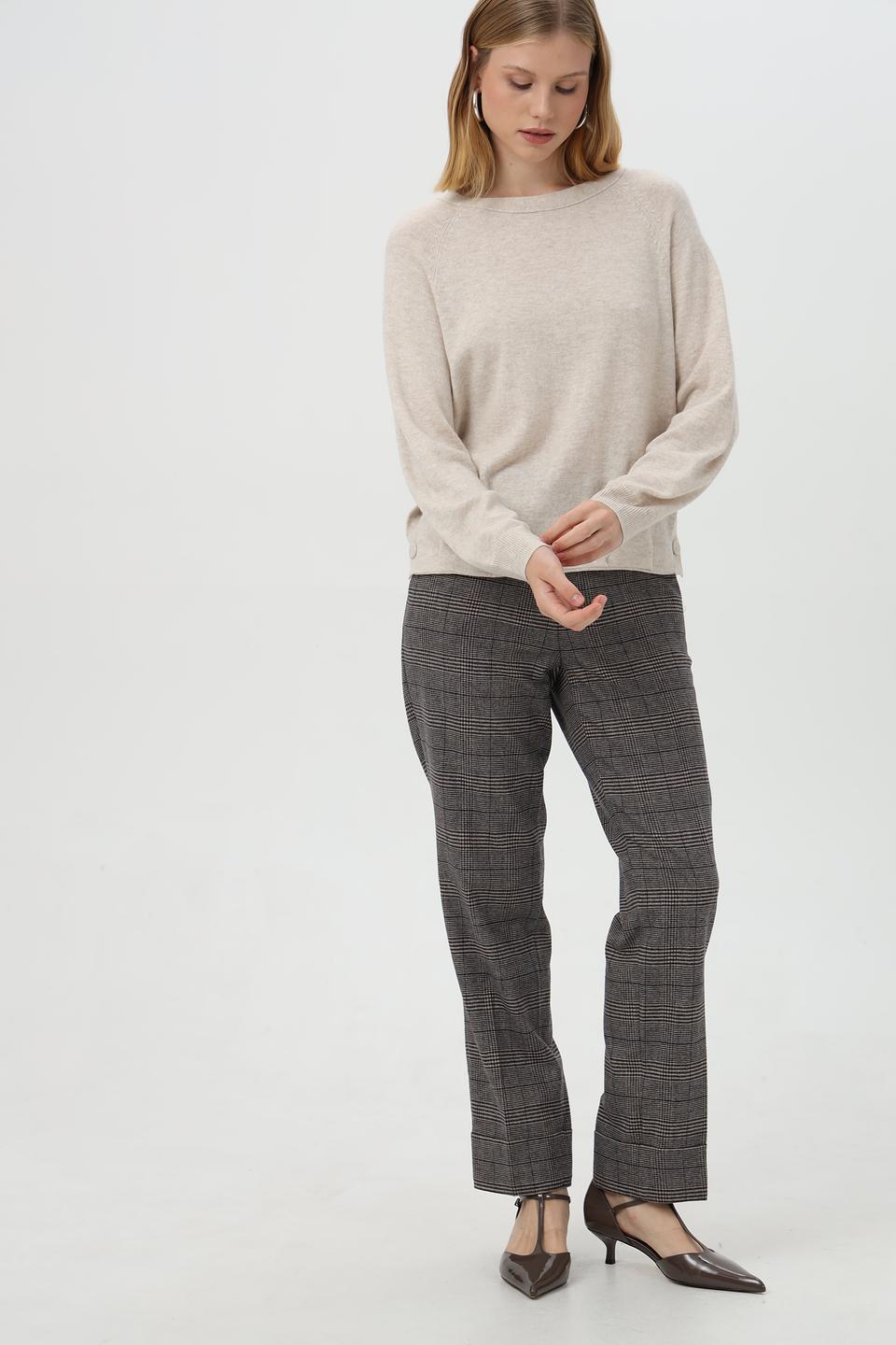 Пуловер Oui бежевый с пуговицами