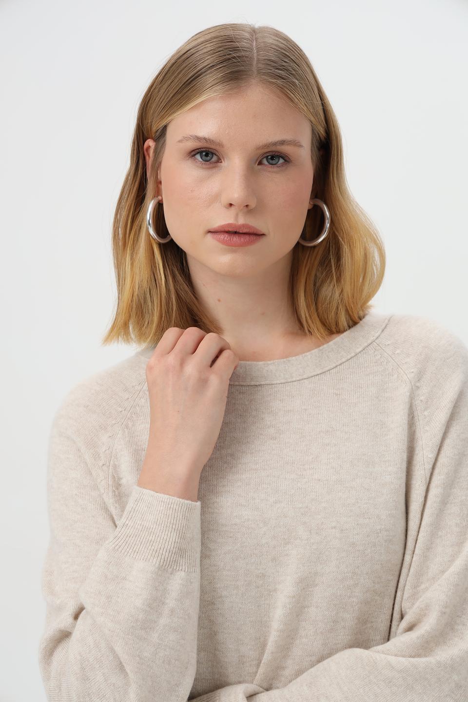 Пуловер Oui бежевый с пуговицами