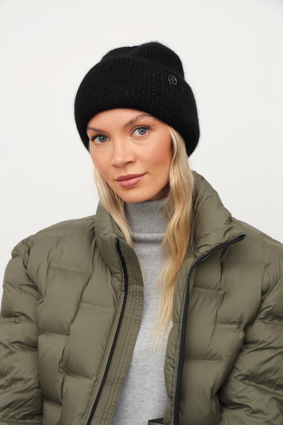 Шапка Julia Florenzi чёрная