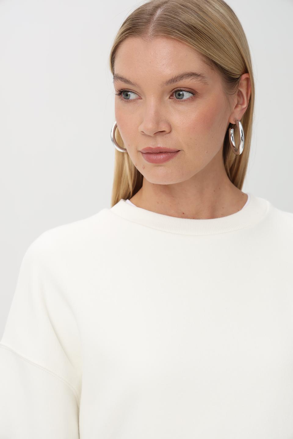 Пуловер Rich and Royal молочный