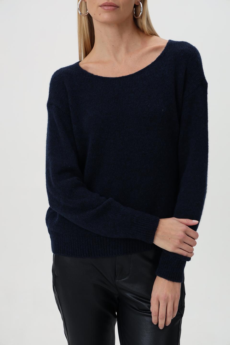 Пуловер Monari с вырезом