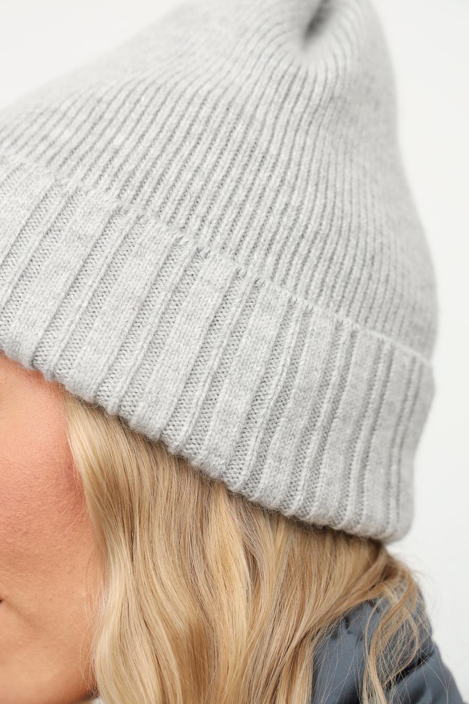 Шапка Julia Florenzi серая