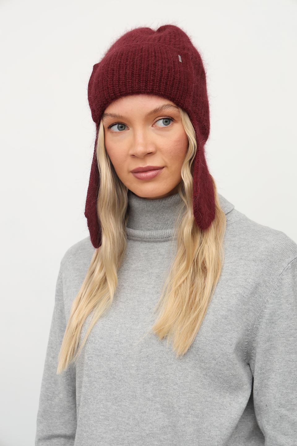 Шапка Julia Florenzi с ушами бордового цвета