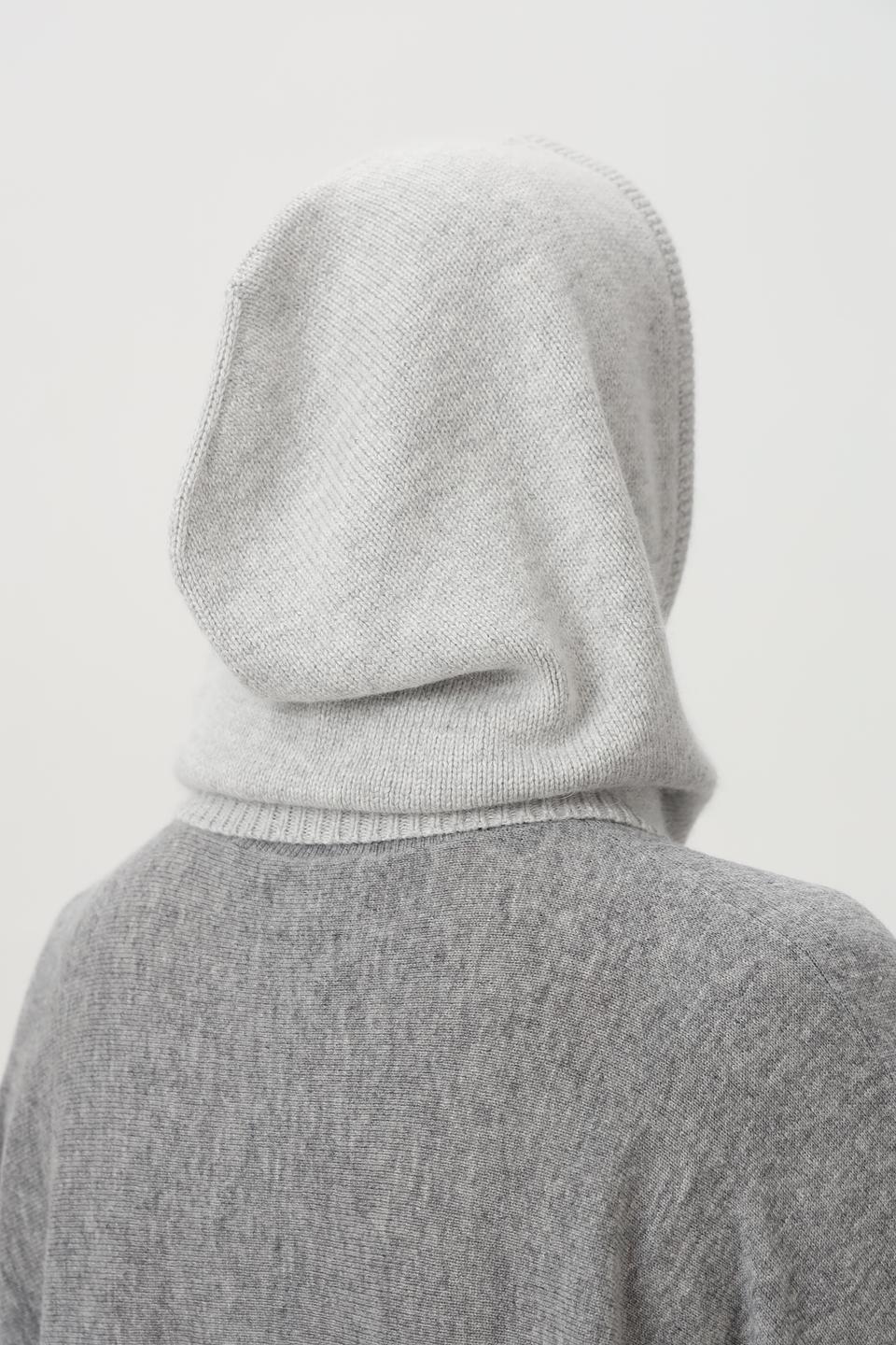 Капюшон вязаный Julia Florenzi серый